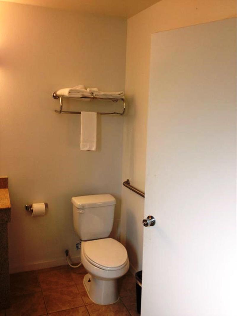 Knights Inn & Suites Seatac Airport ทัควิลา ภายนอก รูปภาพ