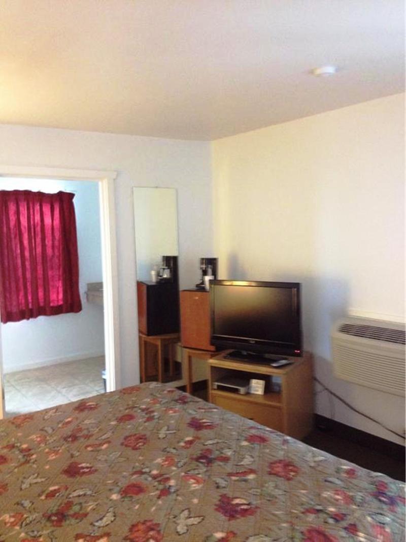 Knights Inn & Suites Seatac Airport ทัควิลา ภายนอก รูปภาพ